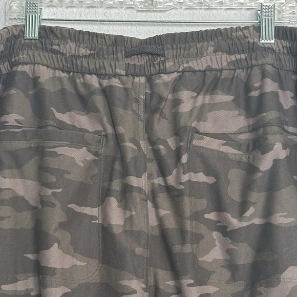 Athleta Farallon Joggers Camo Print Pull On Women Size 26 NWT Activewear Pants - Picture 6 of 12